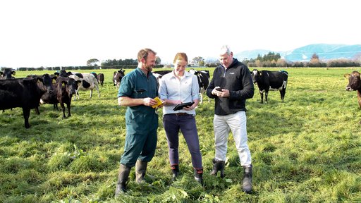 Murray King on farm